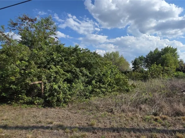 3305 23rd St SW, Lehigh Acres, FL 33976