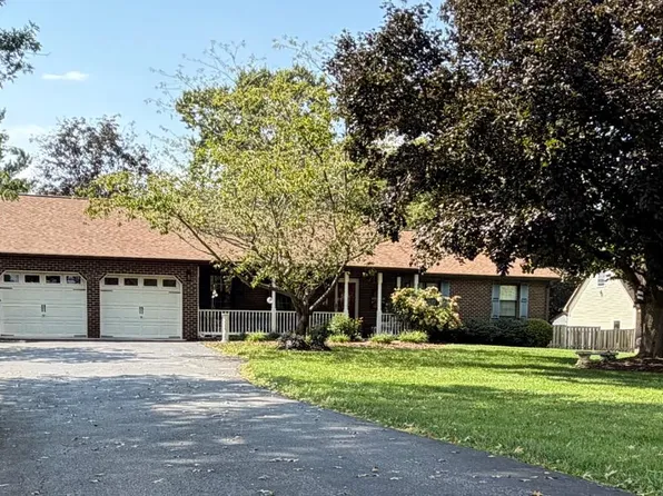 2414 Doubs Ct, Adamstown, MD 21710