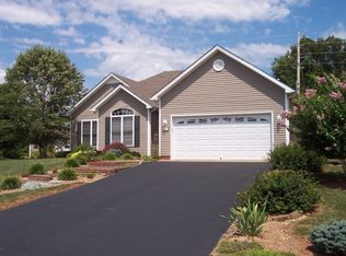 681 Muirfield Cir, Bowling Green, KY 42104