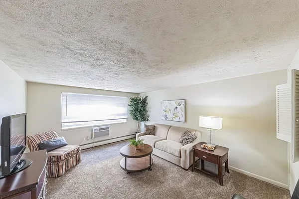 Chamberlain I & II Apartments — Photo 45