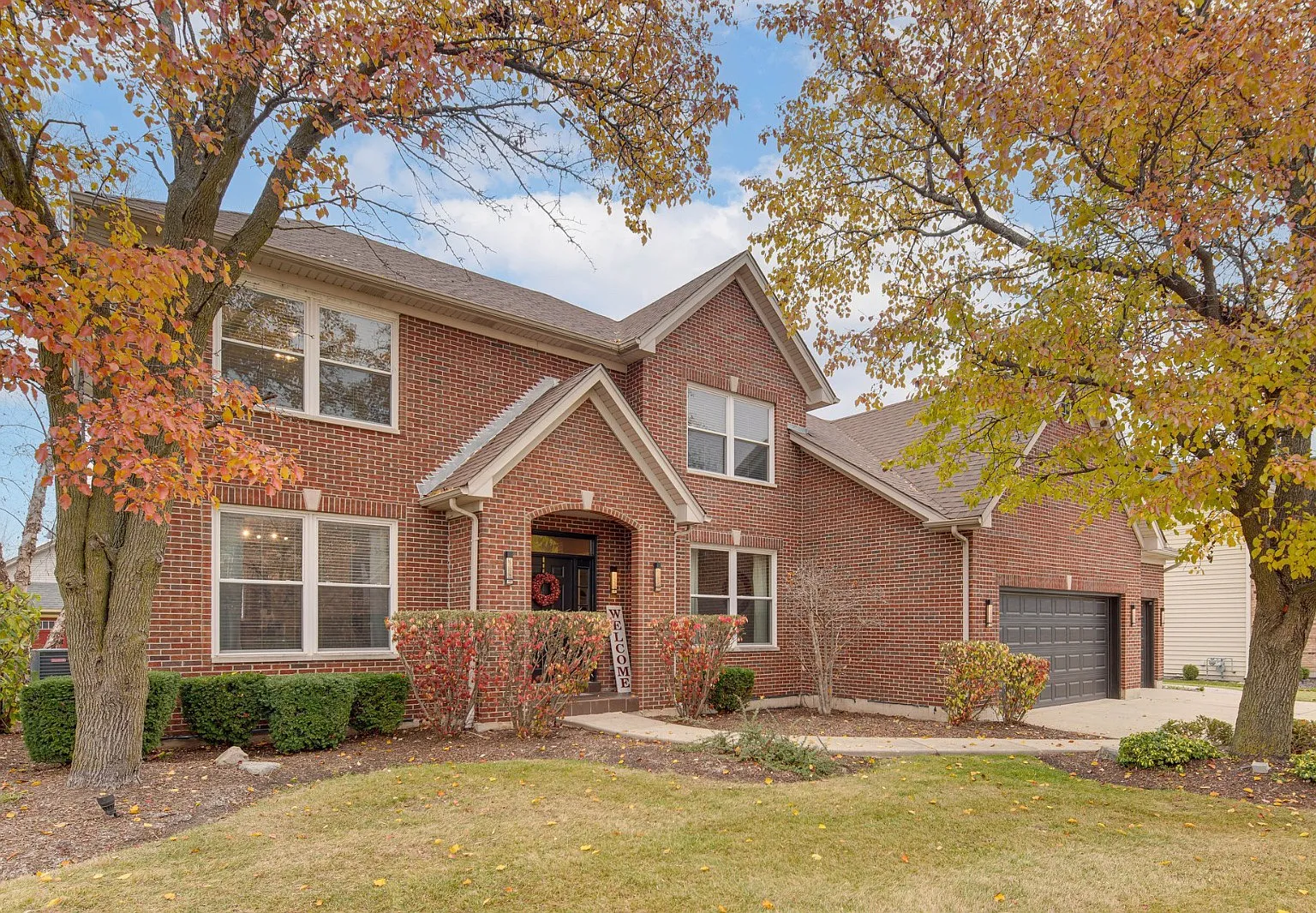 4 bed, 3769 sqft, $4,800 — Photo 4