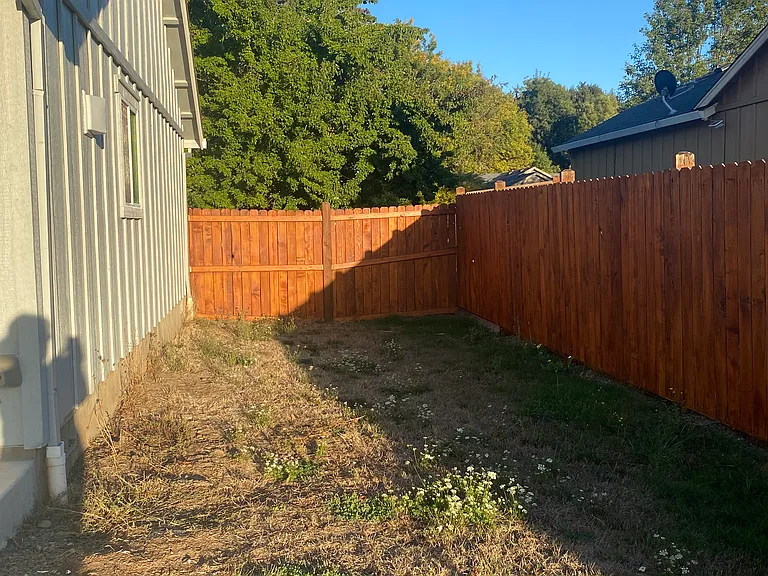 836 Fairmont Dr NE — Photo 36