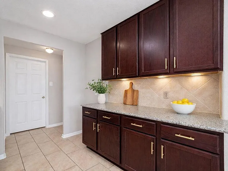 2707 Golden Hills Ct — Photo 12