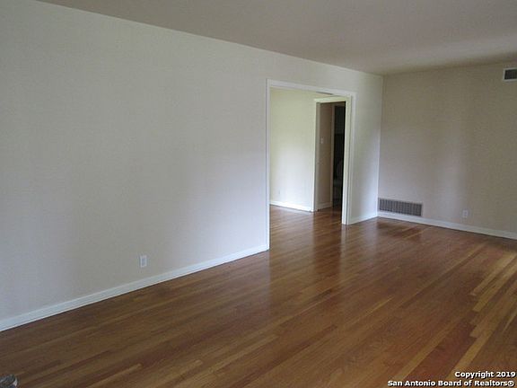 5th image of 215 Southbridge St