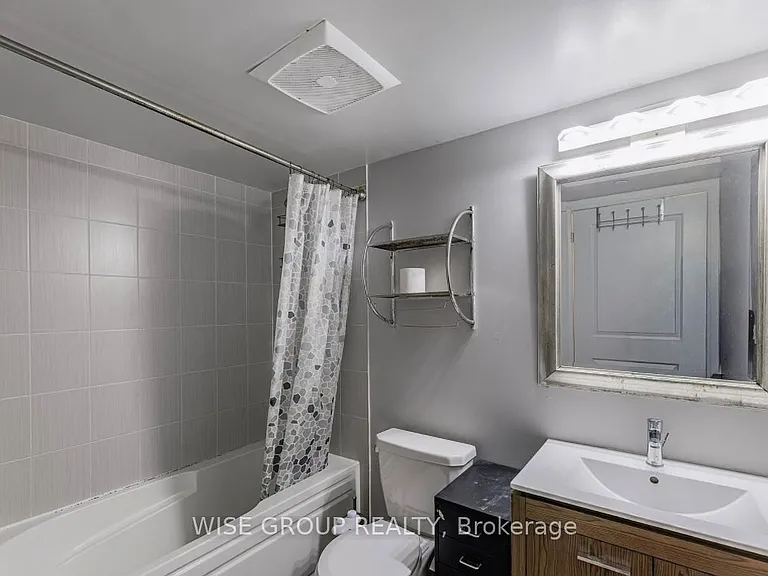 30 Meadowglen Pl N #1403 — Photo 13