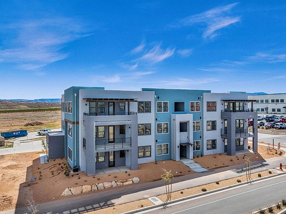 2nd image of 5599 S Carnelian Pkwy #103
