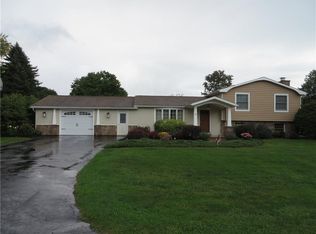 25 Crestwood Cir, Dansville, NY 14437