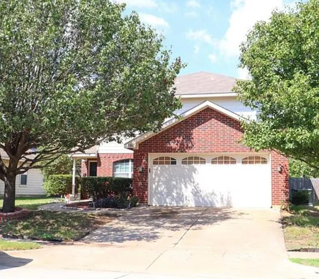 129 Centennial Pl — Photo 1