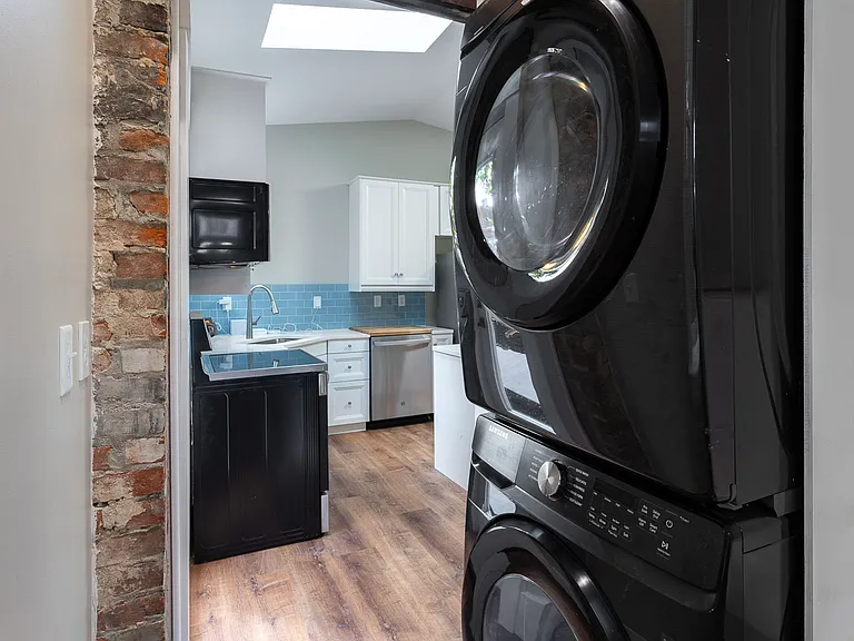 513 Pershing Ave — Photo 5