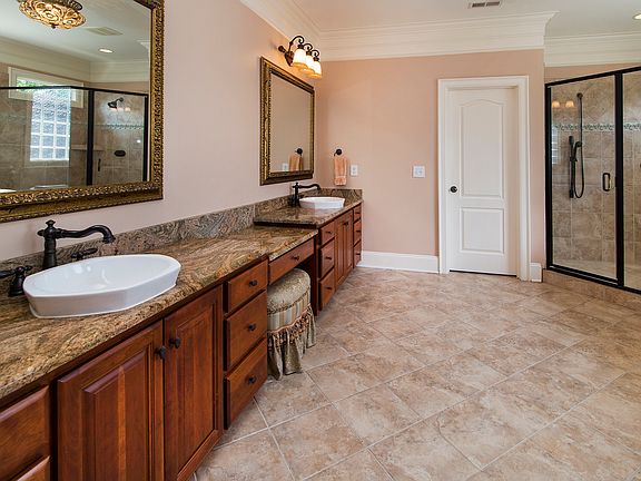 5th image of 7786 Chapel Creek Dr