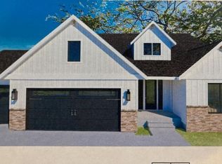 3095 Bos Ridge Rd, Pella, IA 50219