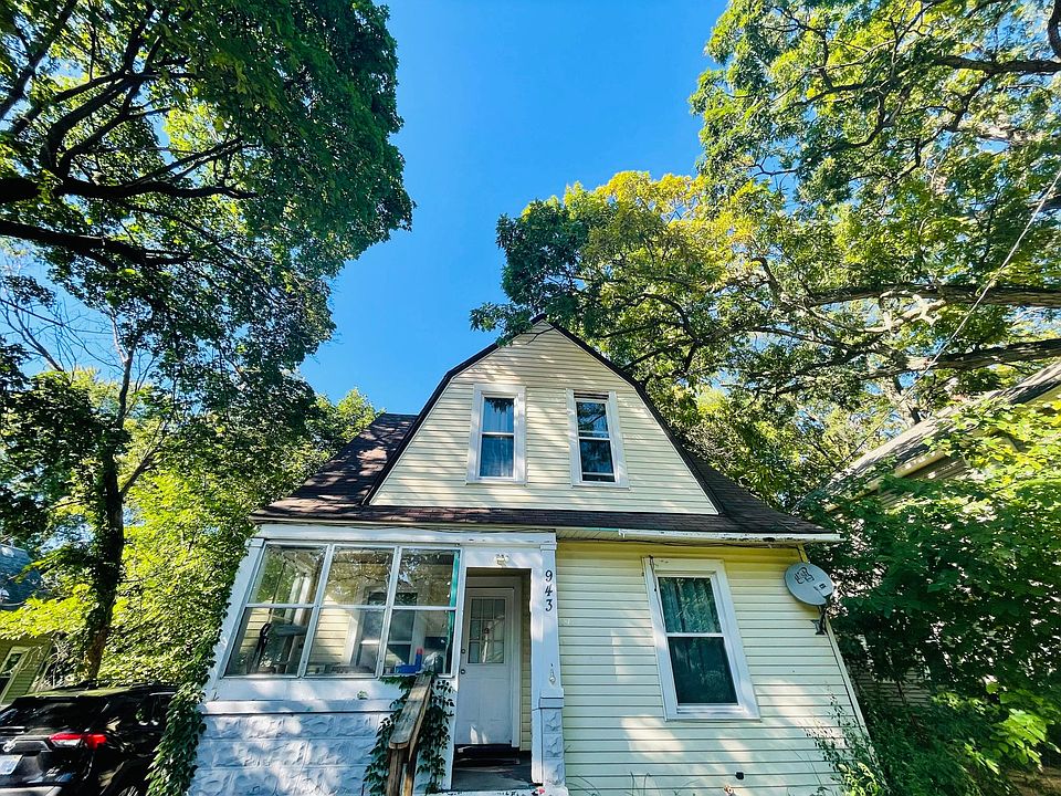 1st image of 943 Logan St SE