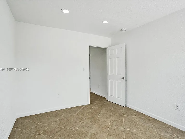 2120-2122 Thomas St #2122 — Photo 32