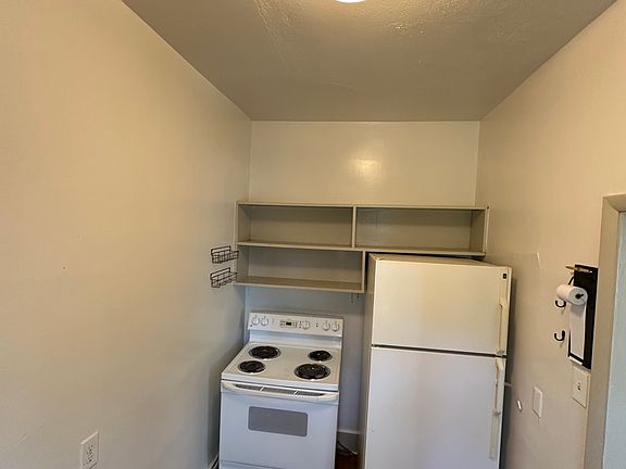 4th image of 1518 N Wahsatch Ave