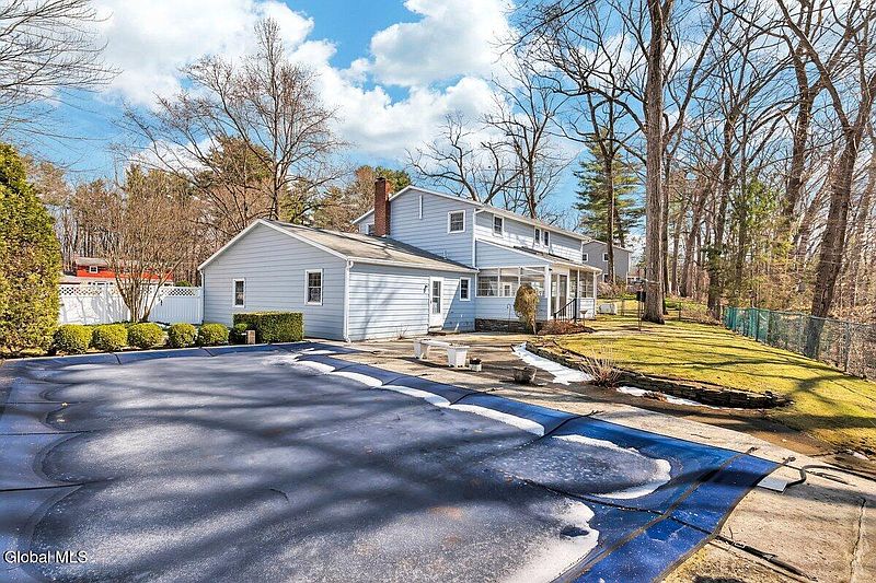 3rd image of 23 Glenwood Drive