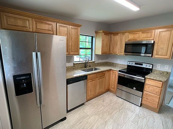 4th image of 1919 Beechwood Dr
