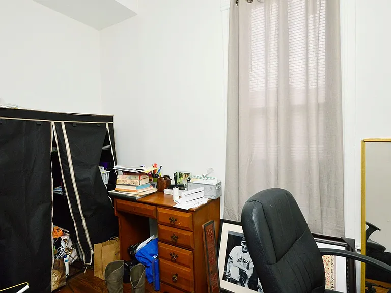 1753 W Erie St #1F — Photo 10