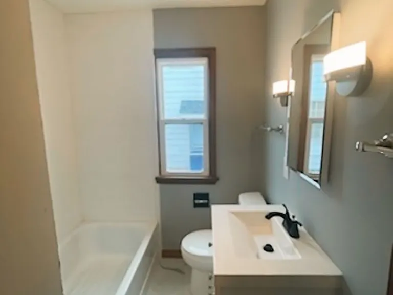 1093 Lawrence Dr — Photo 10