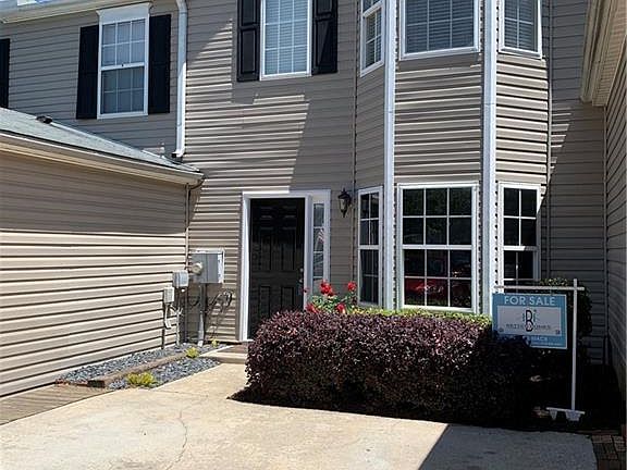 3rd image of 5018 Timber Hills Dr