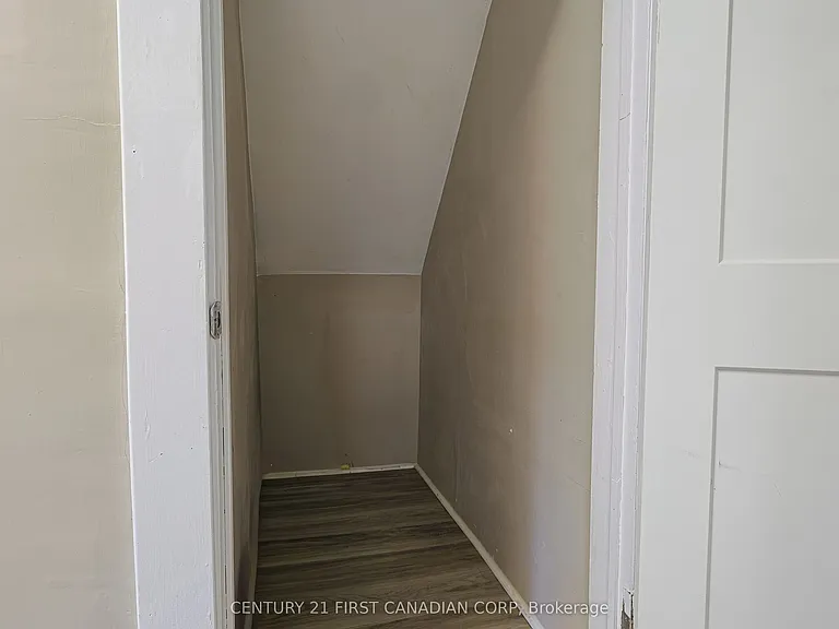 444 Dorinda St #MAIN FLOOR — Photo 19