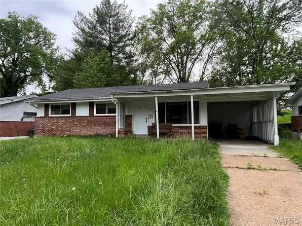 9915 Castle Dr, Saint Louis, MO 63136