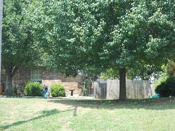 3rd image of 204 Ridgeway Dr