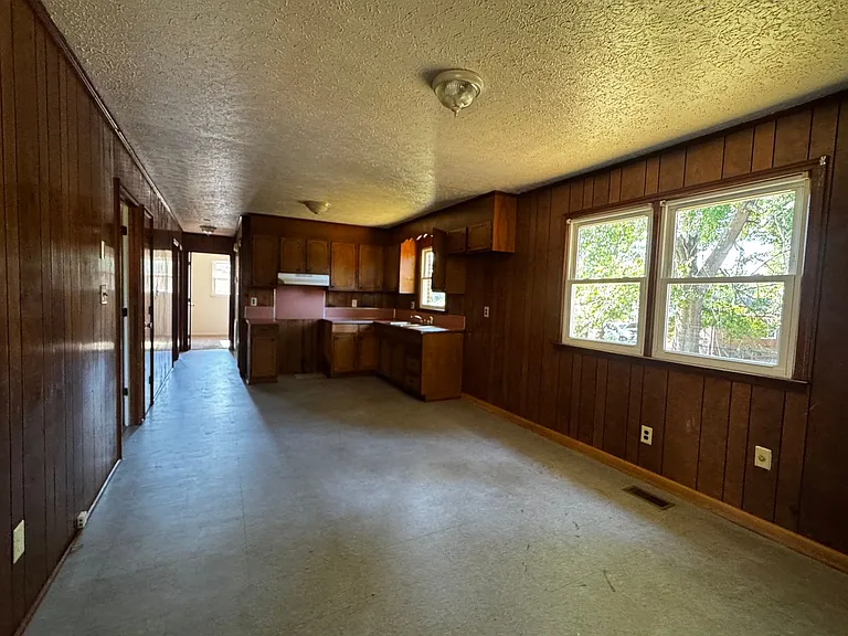 1416 Lenoir Dr — Photo 4