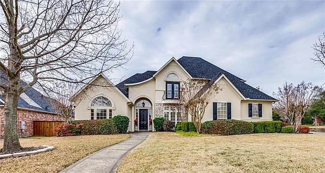 1st image of 903 Country Club Dr