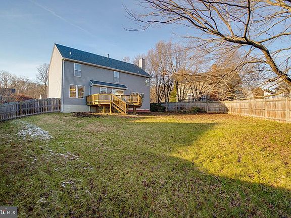 3rd image of 15589 Bloomfield Dr