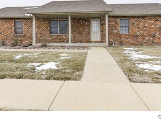 1909 Magnolia Dr, Chatham, IL 62629