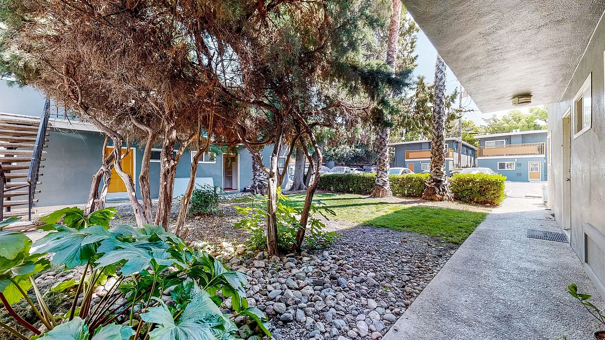 Building Photo - University Square Apartments