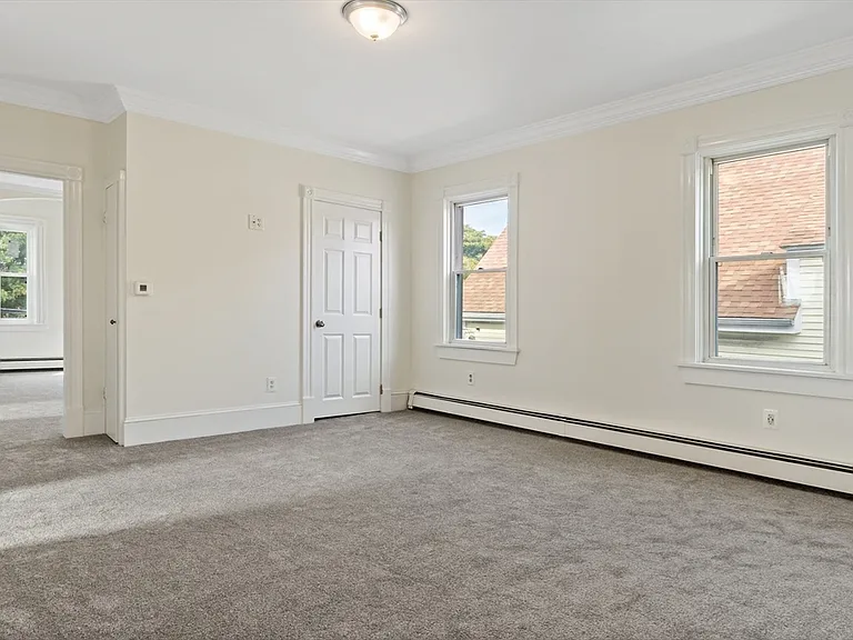 75 Washington St #2 — Photo 5