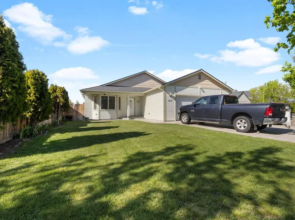 5637 Mickshelly Cir, Klamath Falls, OR 97603