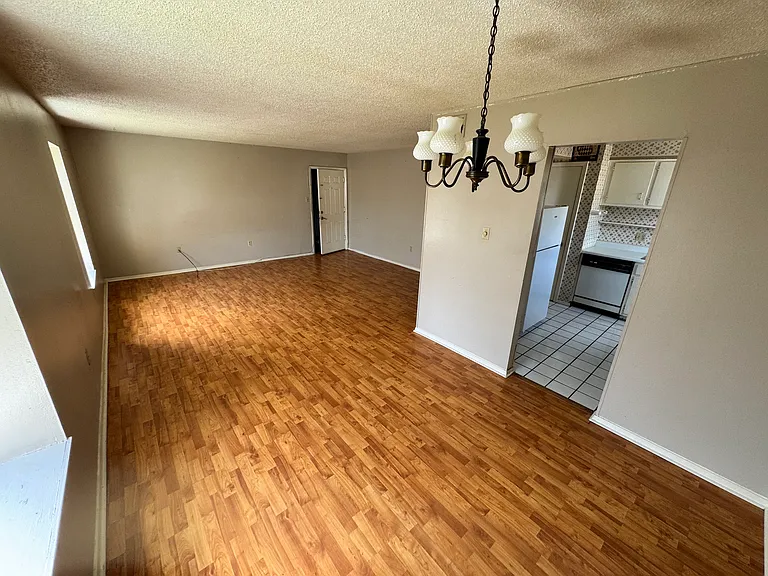 680 Sharp Ln #403 — Photo 9