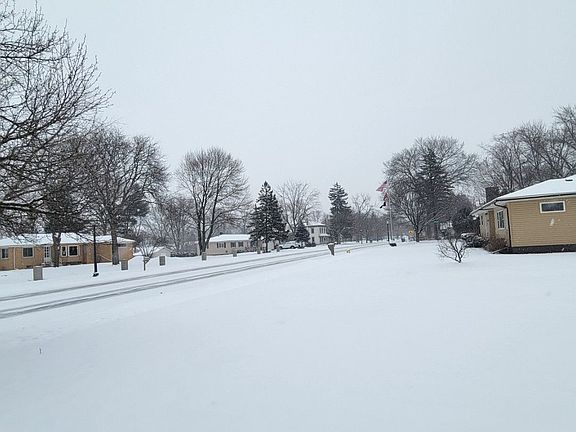 4th image of 1260 E Forest Ave