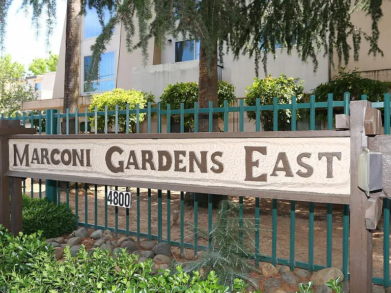Marconi Gardens East — Photo 16
