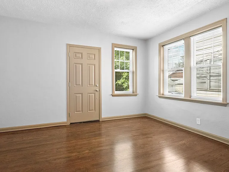 4934 Potomac — Photo 13