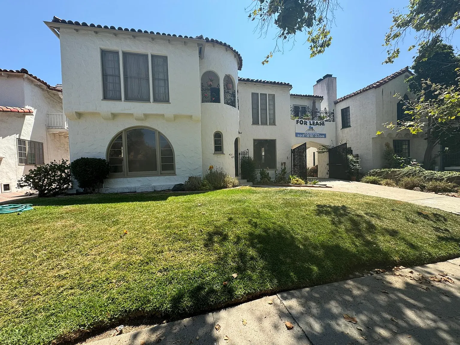 424 N Orange DR — Photo 1