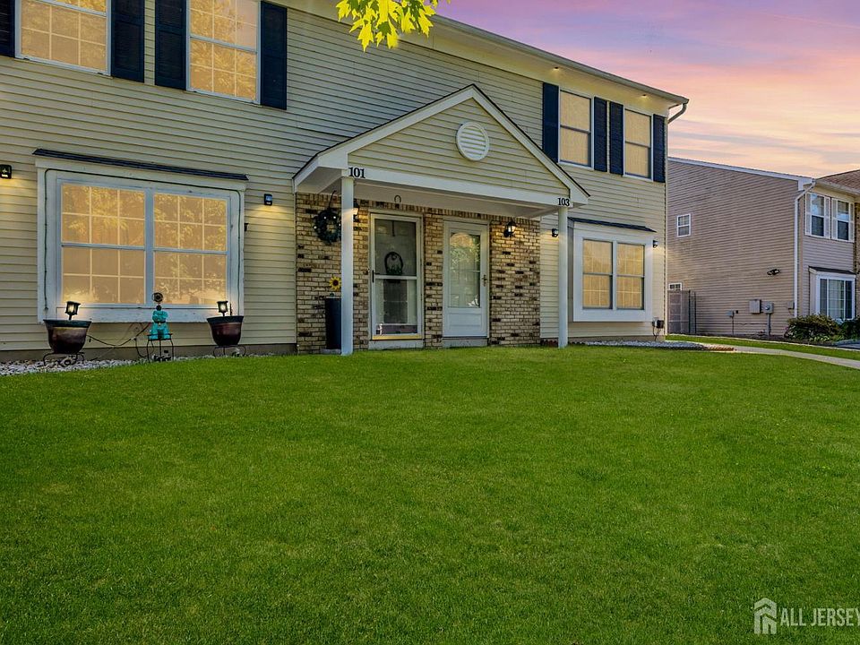 1st image of 103 Brewster Cir