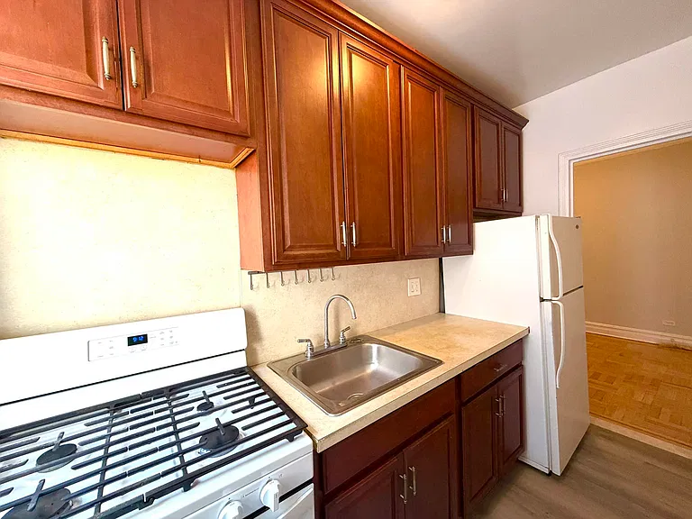 1901 Avenue N #5E — Photo 7