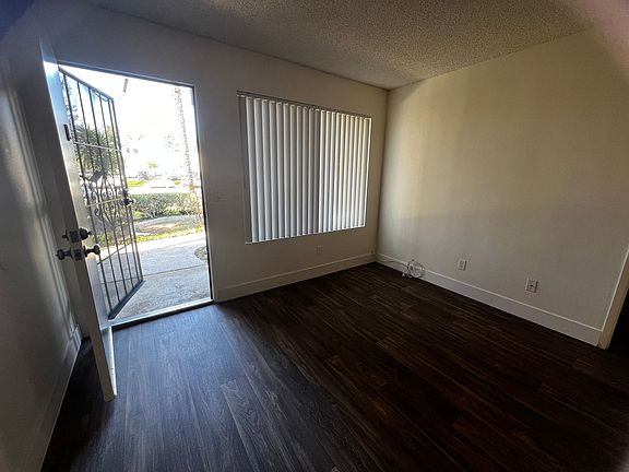 4th image of 6106-6176 Beadnell Way #37