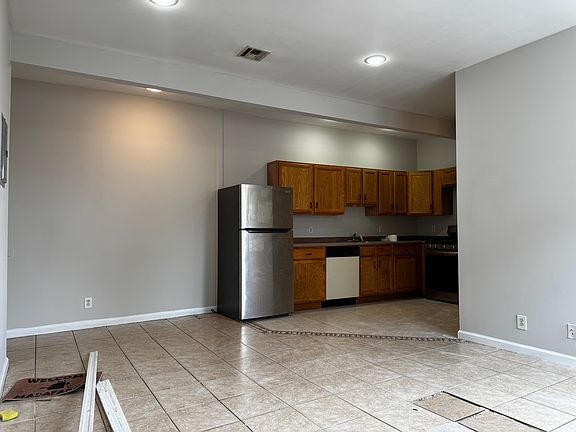 4th image of 109 Irene St APT 1