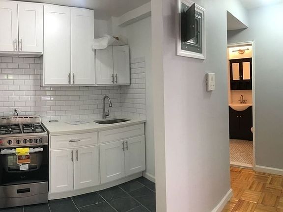 4th image of 200 E 17th St APT 3L