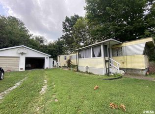 616 S 20th St, Herrin, IL 62948