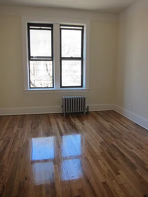 Rented by Realty 2000 Corp | media 4