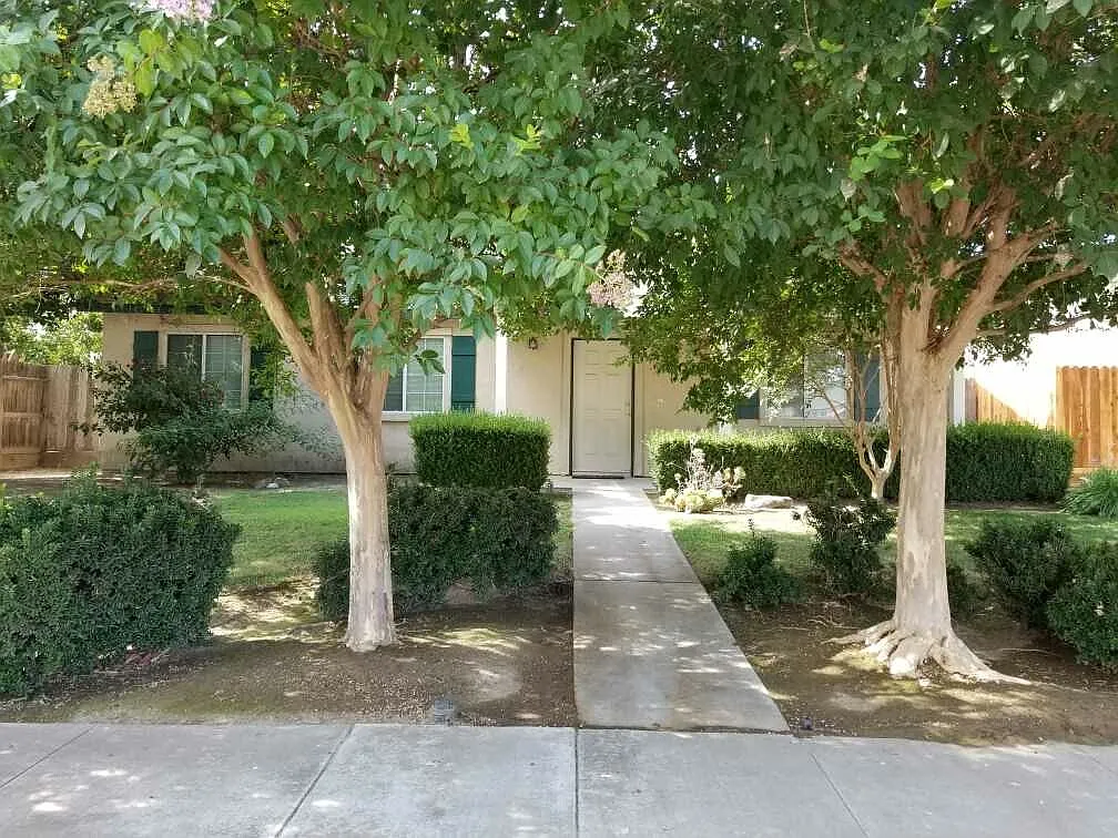 1064 Skyle Ln photo 1
