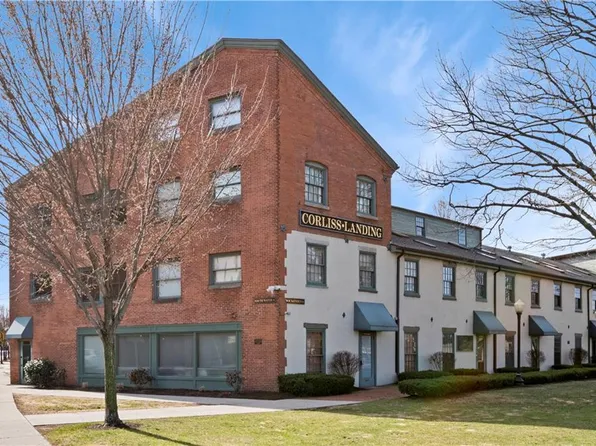 555 S Water St APT 211, Providence, RI 02903