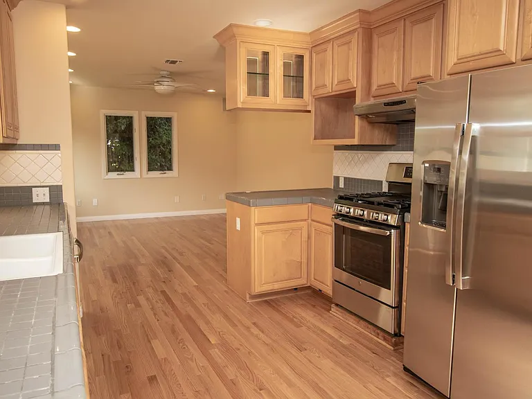 234 Roycroft Ave #C — Photo 10
