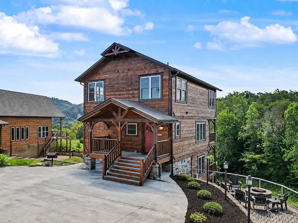 1st image of 2743 Dayne Dr