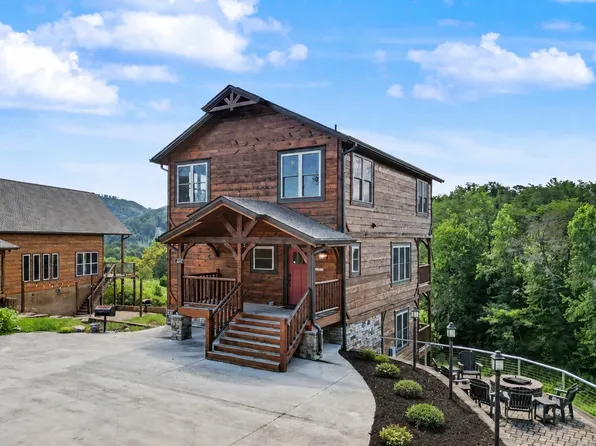 2743 Dayne Dr, Sevierville, TN 37876